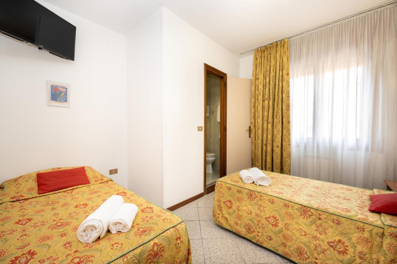 Camelia Rooms Venice Guesthouse メストレ エクステリア 写真